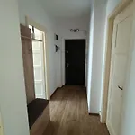 Metro Ultracentral Retreat