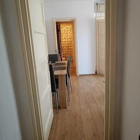 Metro Ultracentral Retreat * Βουκουρέστι