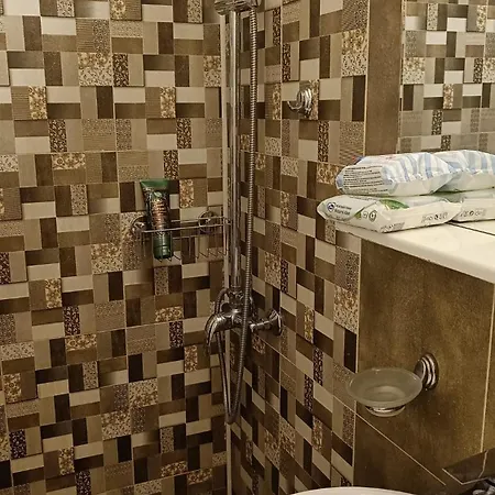 Metro Ultracentral Retreat